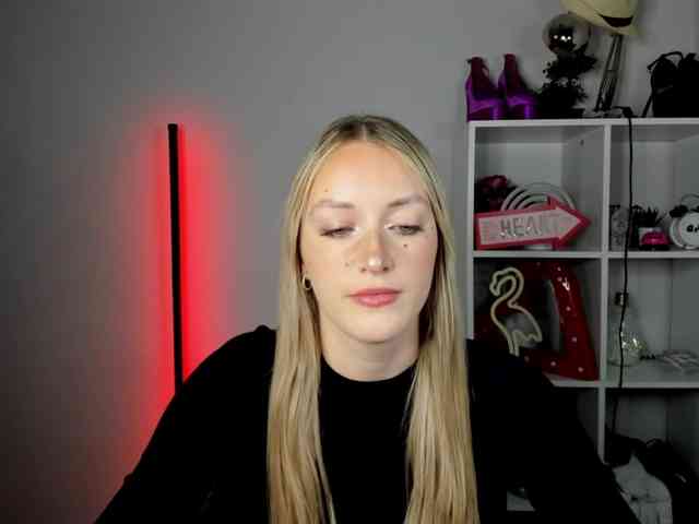 EvelynBlond26