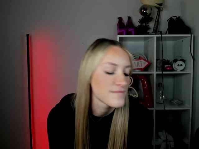 EvelynBlond EvelynBlond