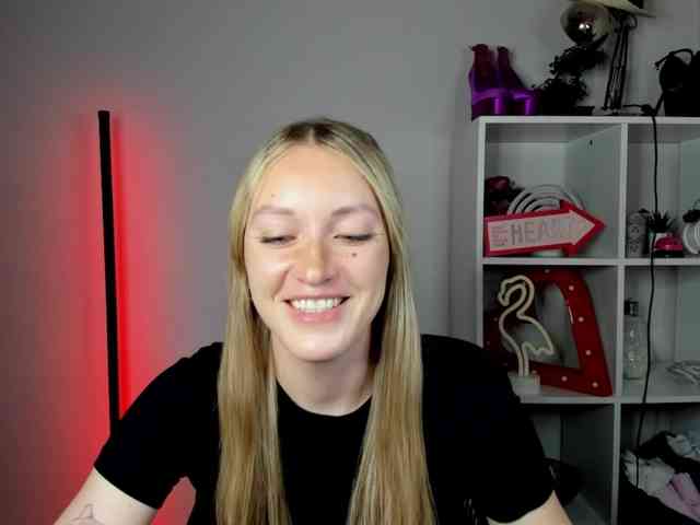 EvelynBlond26
