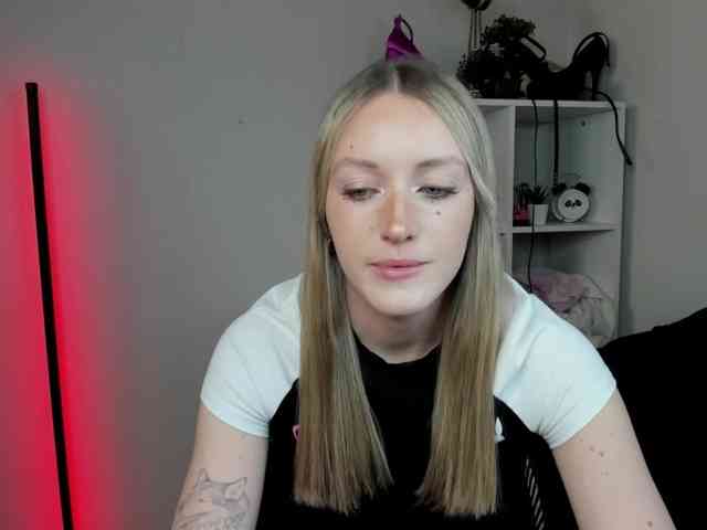 EvelynBlond26