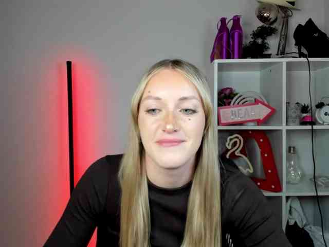EvelynBlond26