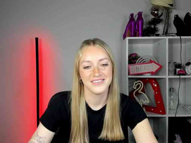 EvelynBlond26