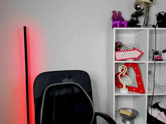 EvelynBlond26 webcam