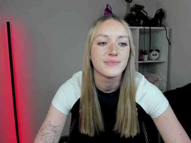 EvelynBlond26