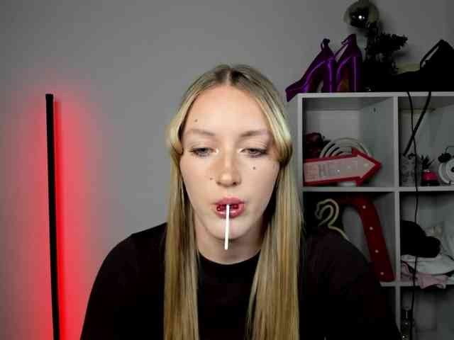 EvelynBlond26
