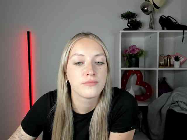 EvelynBlond26