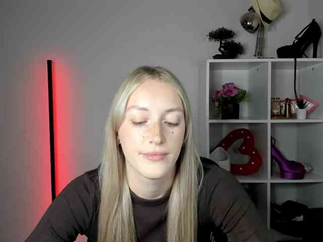 EvelynBlond - Girl 