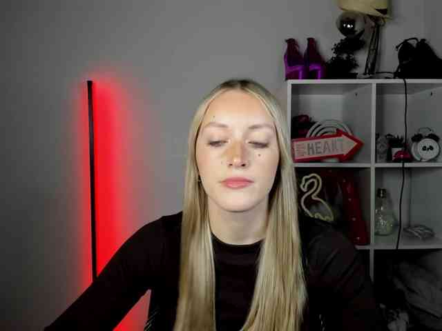 EvelynBlond