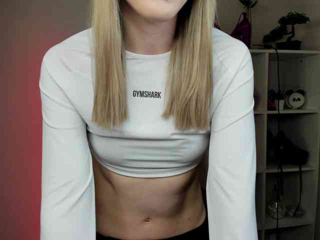 EvelynBlond26