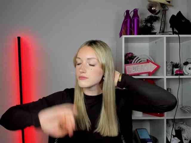 Modella: EvelynBlond26