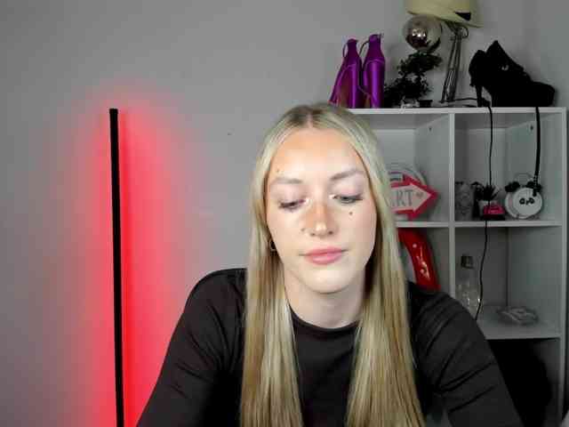 EvelynBlond EvelynBlond