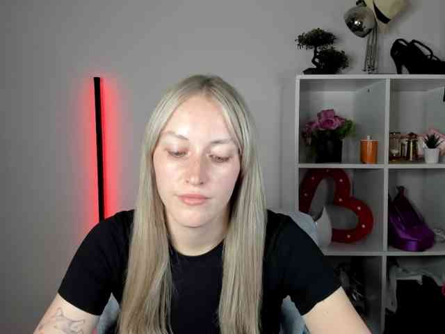 モデル: EvelynBlond26