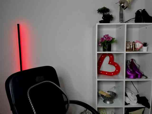 EvelynBlond26 webcam