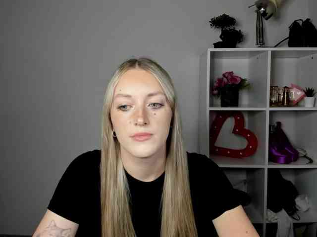 EvelynBlond26