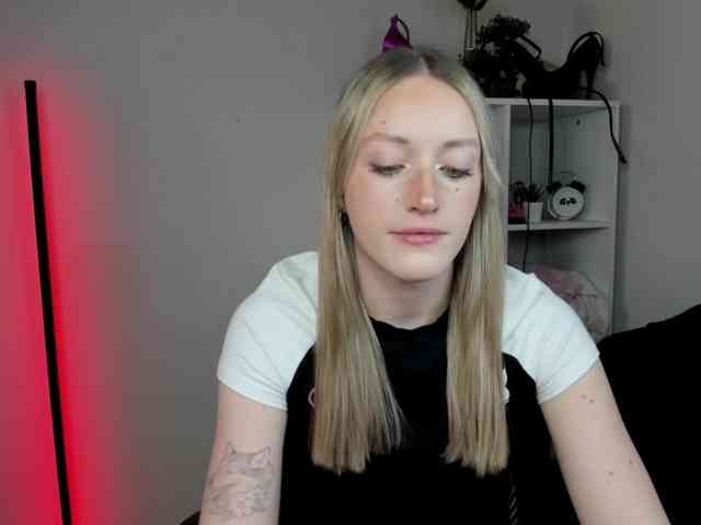 EvelynBlond26