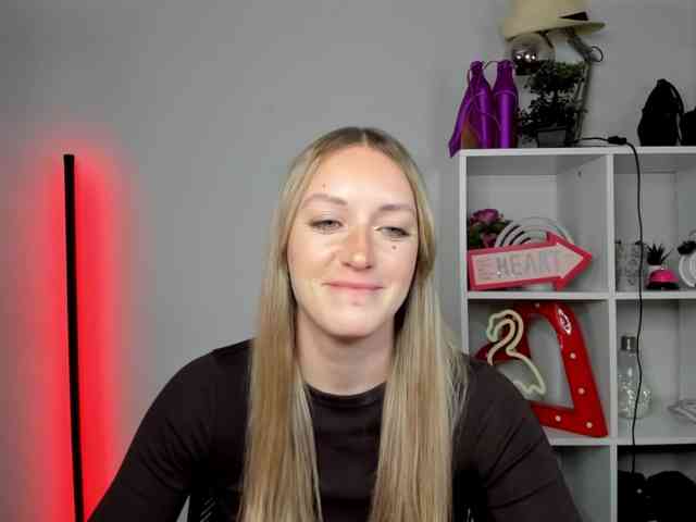 EvelynBlond26