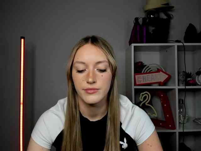 EvelynBlond EvelynBlond