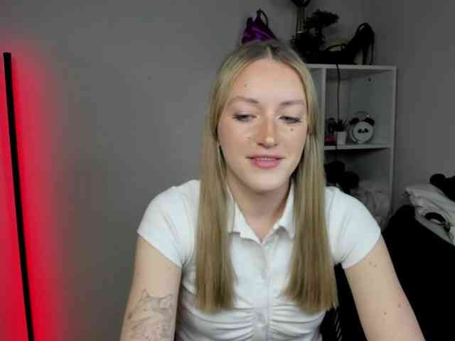 EvelynBlond26
