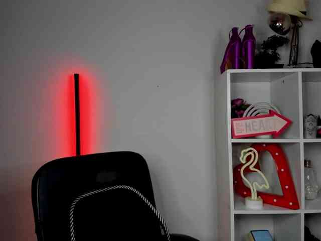 EvelynBlond26