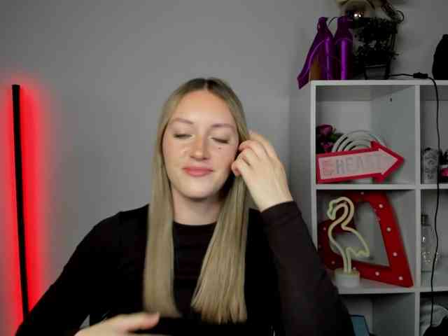 EvelynBlond26