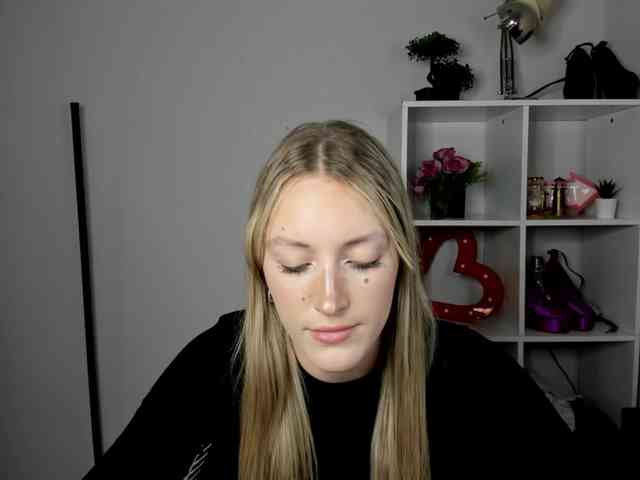 EvelynBlond EvelynBlond