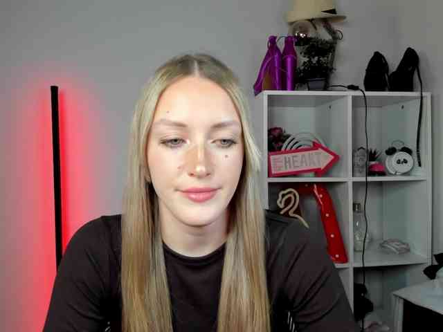 EvelynBlond26
