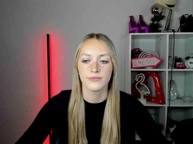 EvelynBlond26