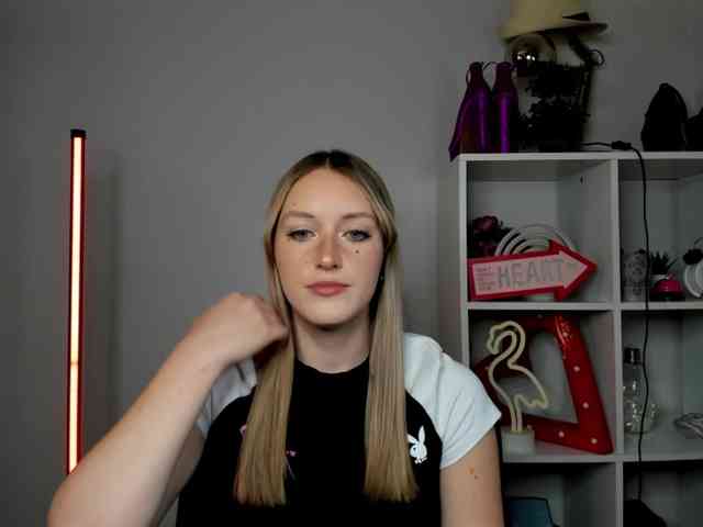 EvelynBlond26
