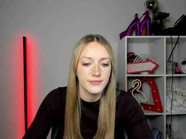 EvelynBlond26