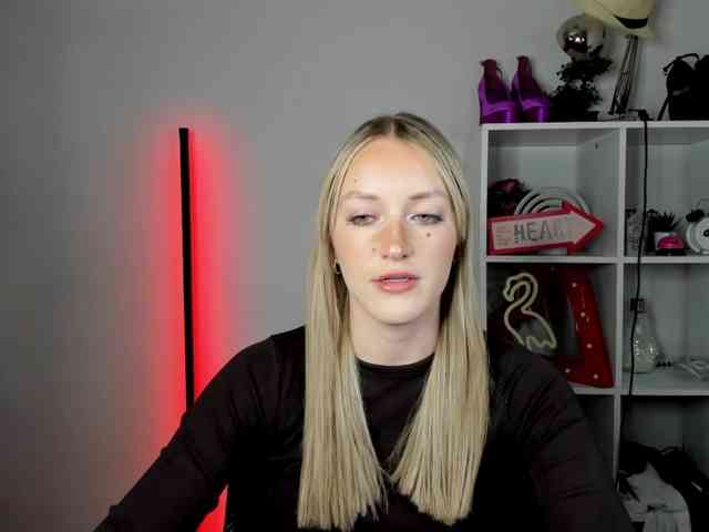 EvelynBlond26