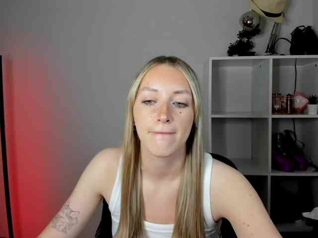 Model: EvelynBlond26