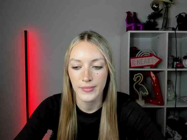 EvelynBlond26