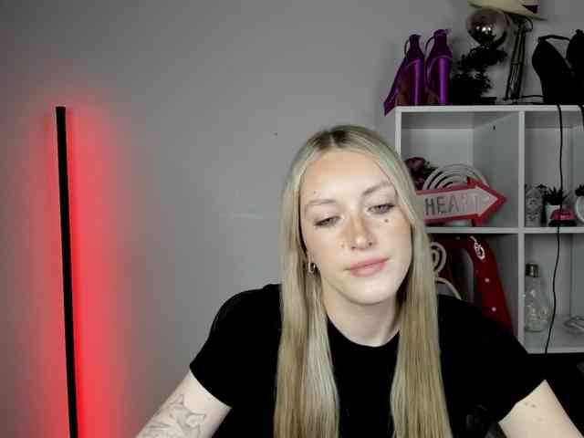 EvelynBlond