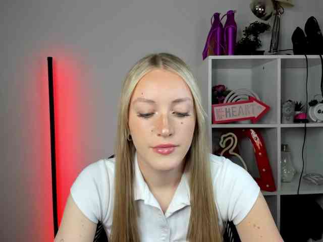 EvelynBlond EvelynBlond