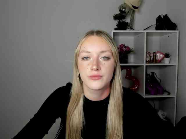 EvelynBlond26