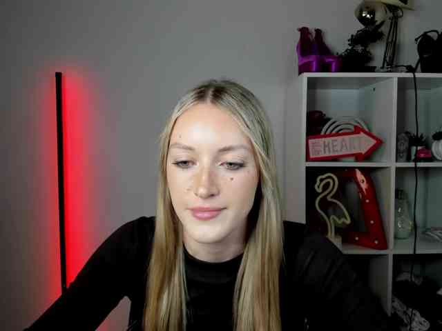 EvelynBlond26