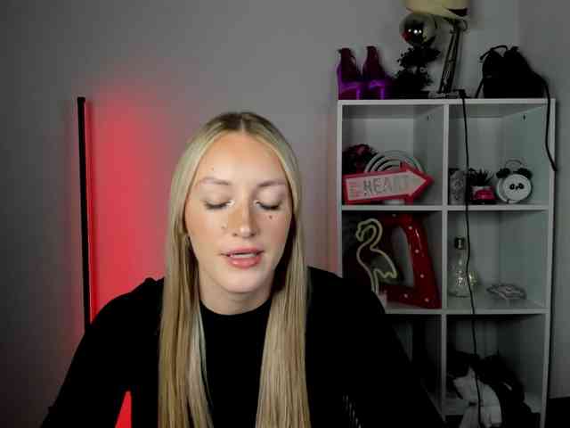 EvelynBlond