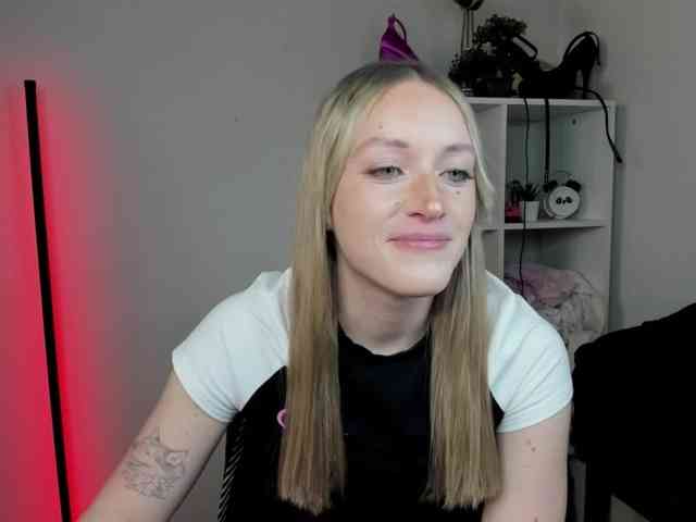 EvelynBlond26