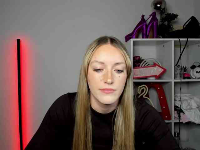 EvelynBlond26