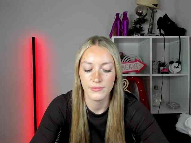 EvelynBlond