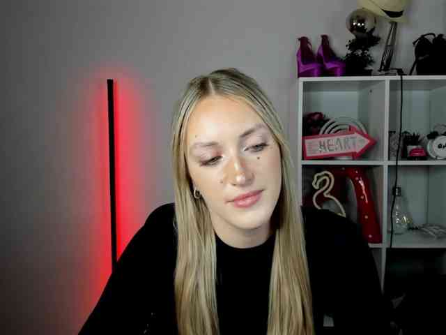 EvelynBlond26