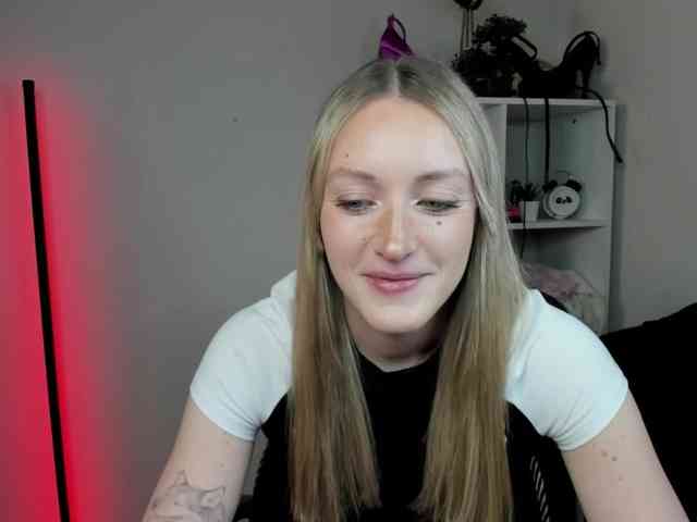 EvelynBlond26