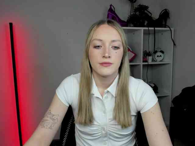 EvelynBlond26