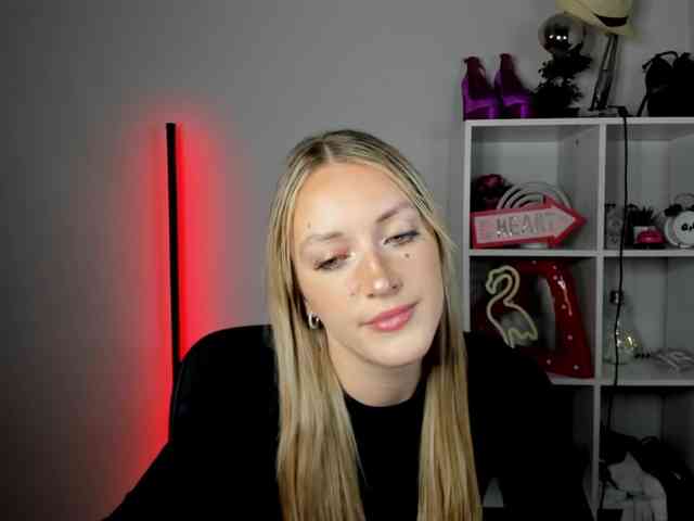 EvelynBlond26