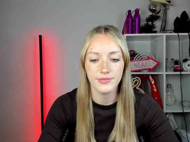 EvelynBlond26