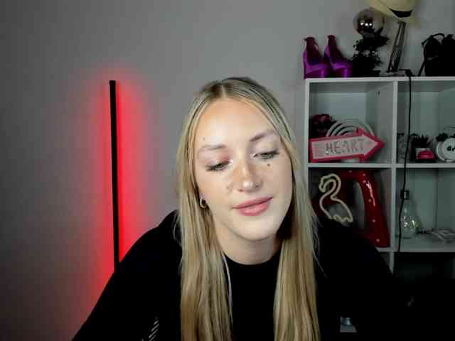 EvelynBlond26