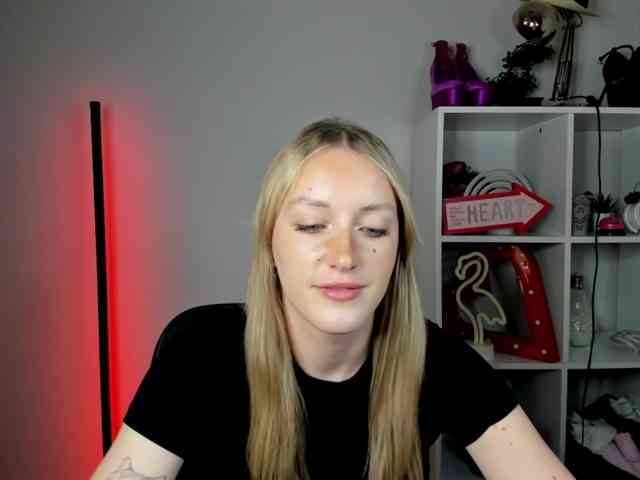 EvelynBlond26