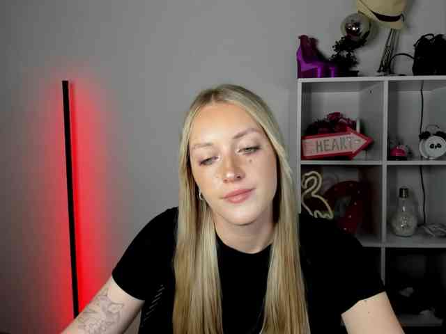 EvelynBlond26