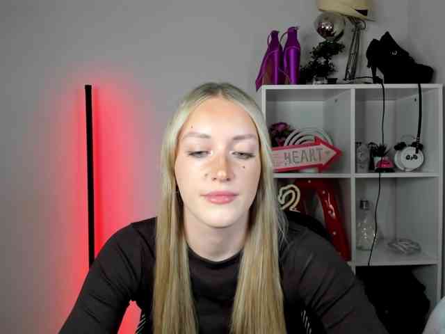 EvelynBlond EvelynBlond