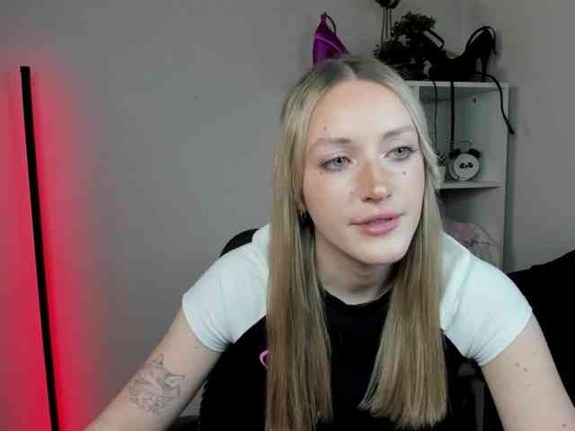 EvelynBlond26